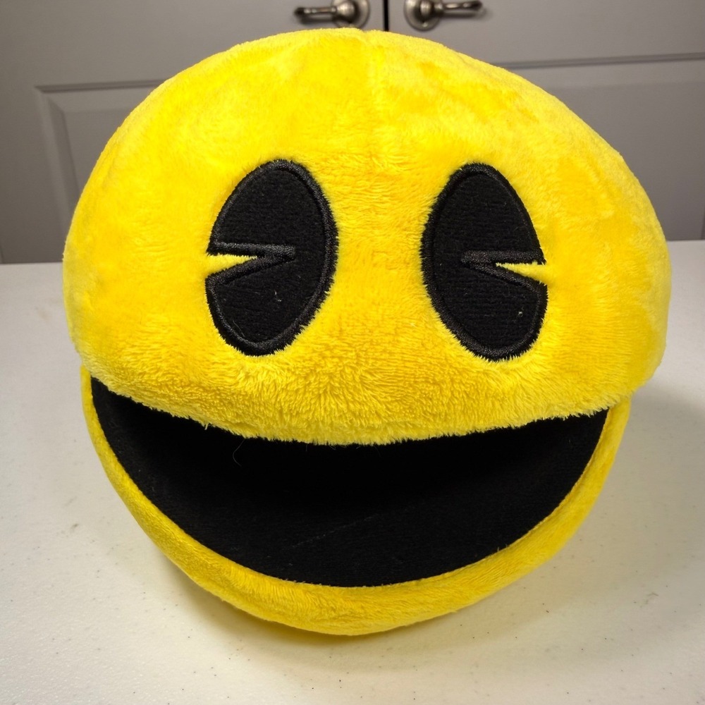 Pac-Man Plush Stuffed Toy Retro Arcade Gaming Character Yellow 7" Round